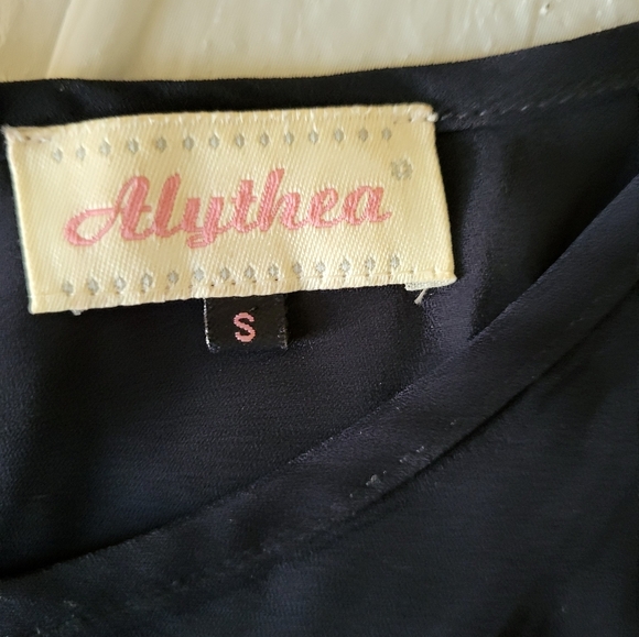 Alythea Classic Navy Blue Sleeveless Blouse, Size Small - Picture 3 of 3